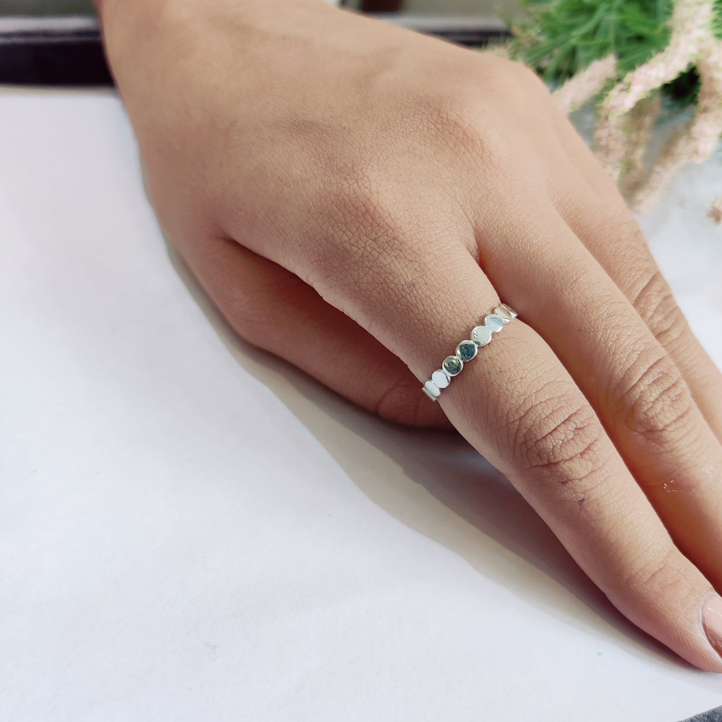 Round Motif Band Ring