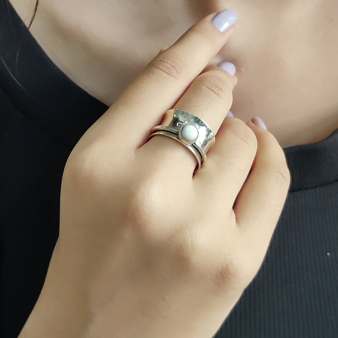 Rotating Pearl Band