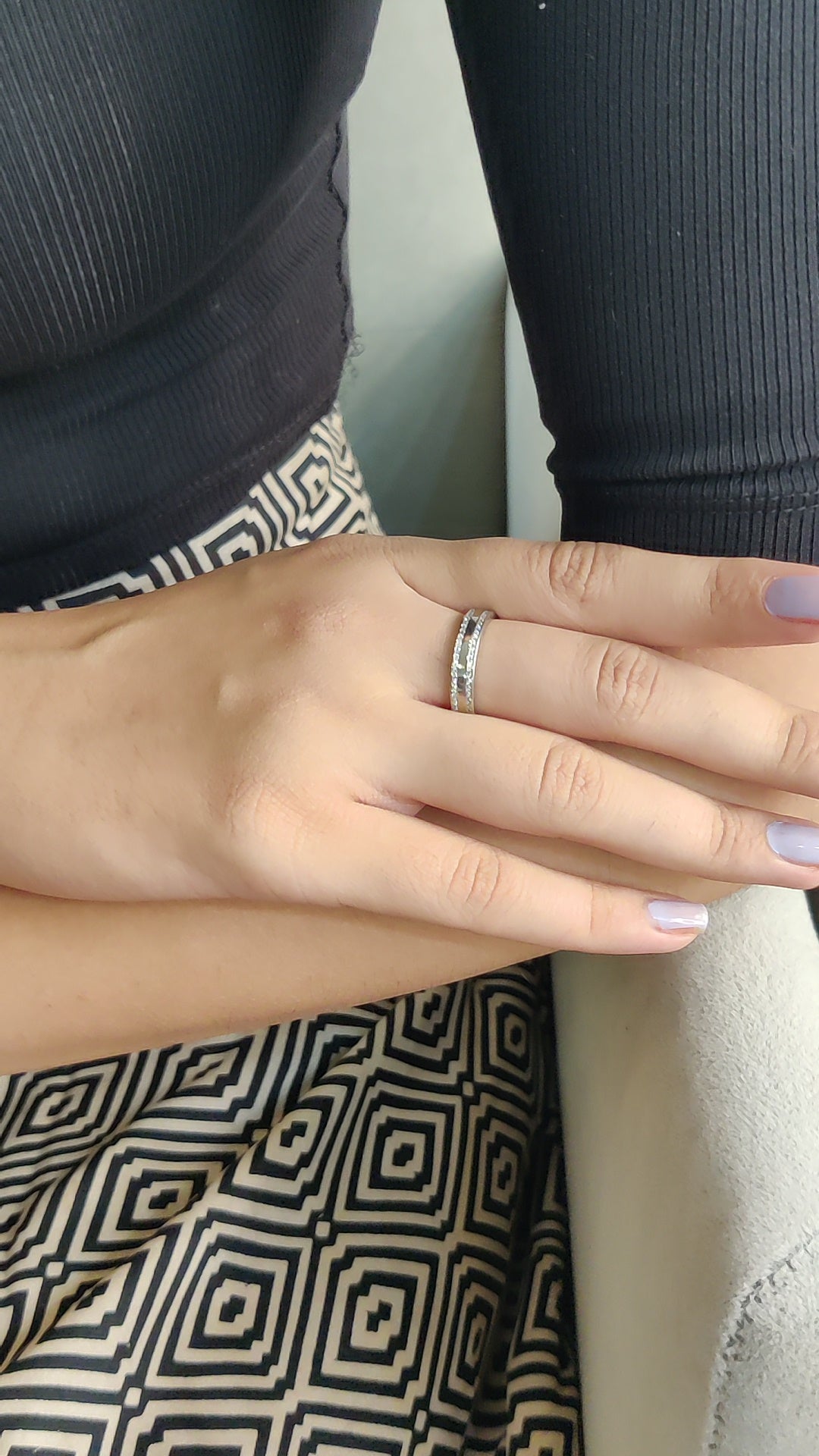 Silver Shiny Band Ring with Zircon