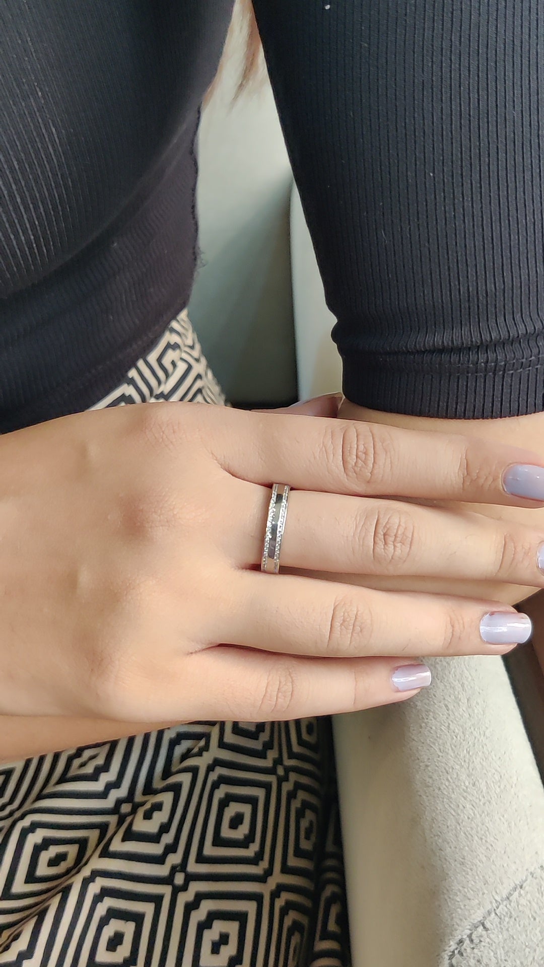 Silver Shiny Band Ring with Zircon