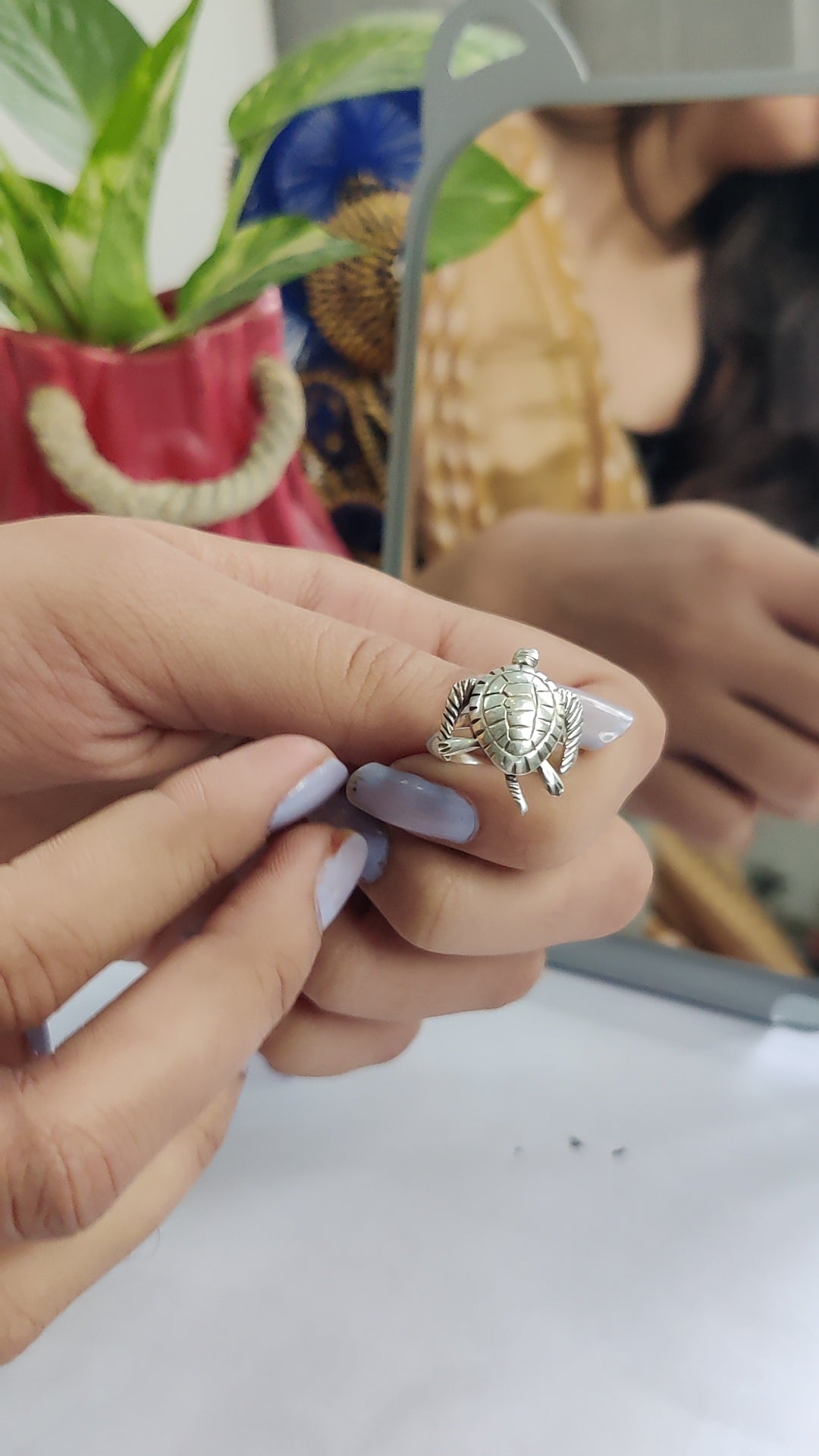 Moving Turtle Ring