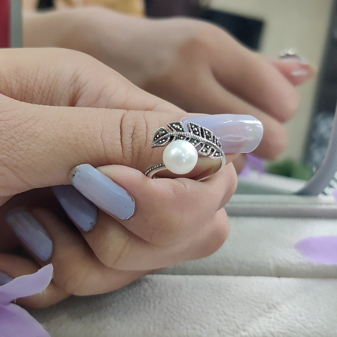 Marcasite Leaf & Pearl Ring