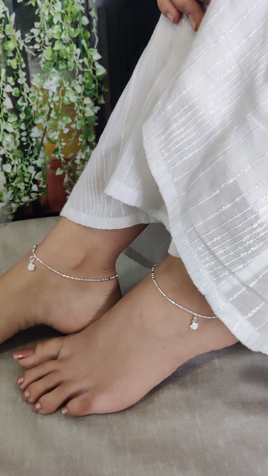 White Floral Charm Anklet