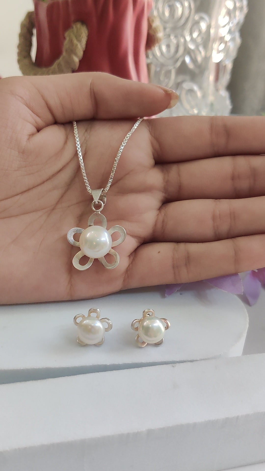 Mate Silver Floral Pearl Designer Pendant Set