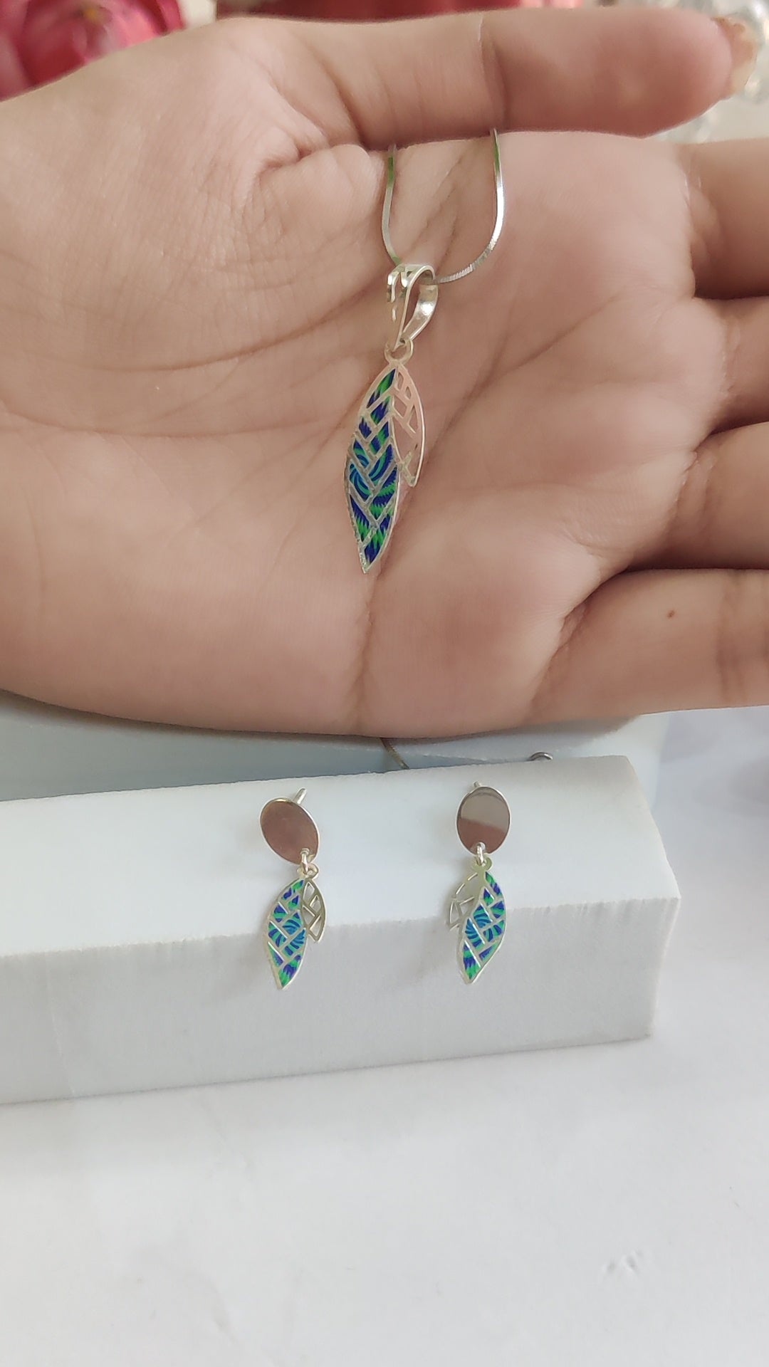Laser-Cut Enameled Pendant Set with Screw Lock
