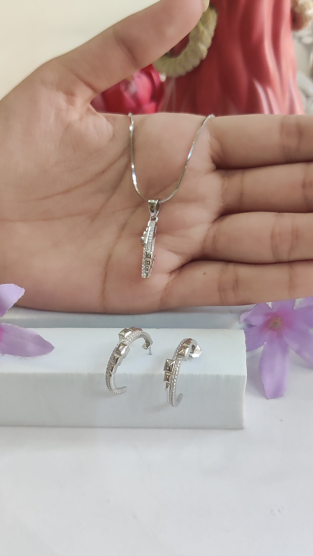 Chic & Stylish Modern Pendant Set with Half Baali