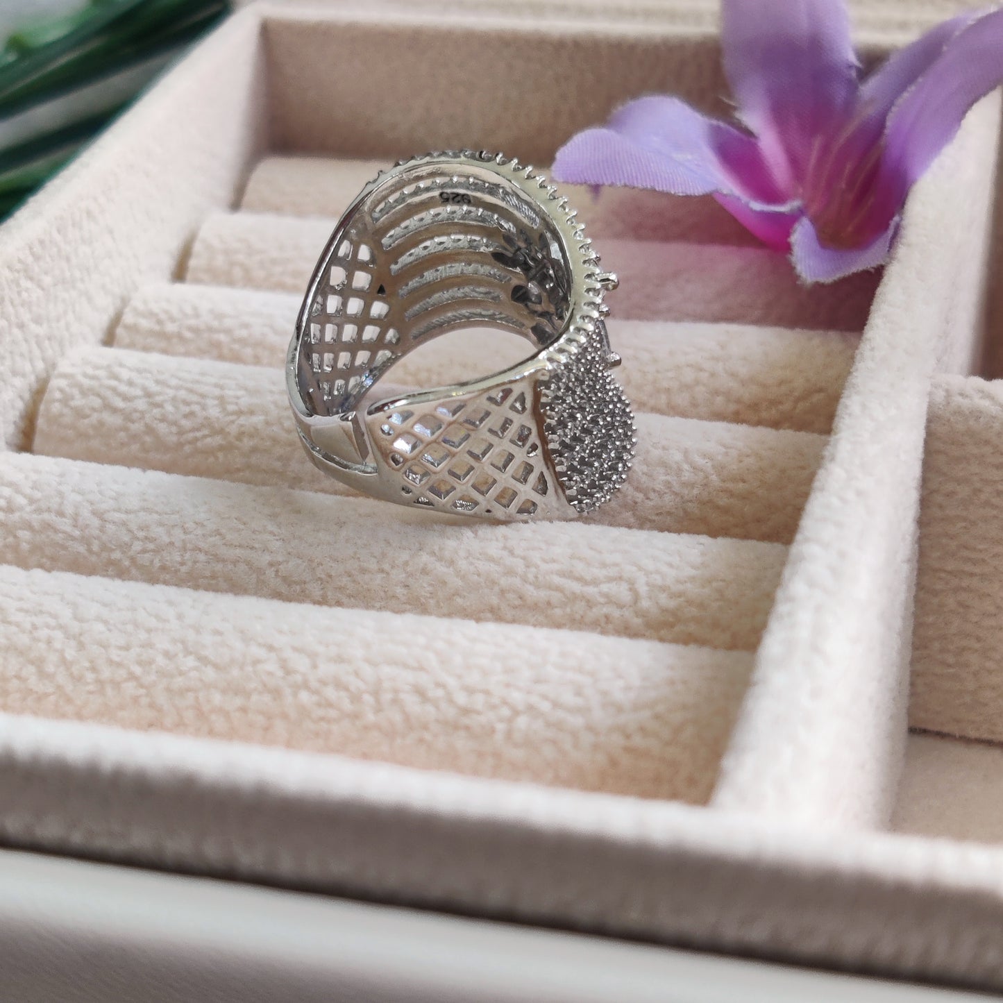 CZ Leaf Grace Cocktail Ring