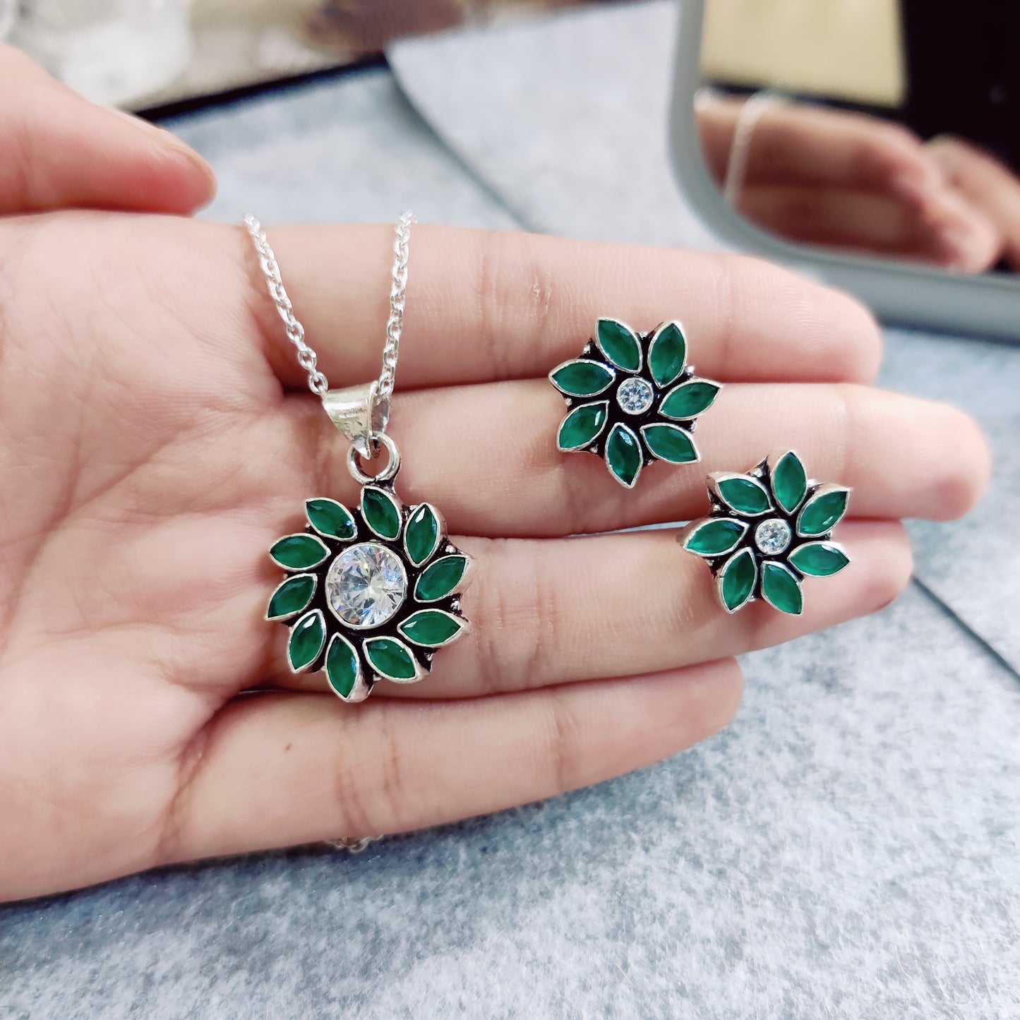 Emerald Dewdrop Pendant Set – Pure Silver