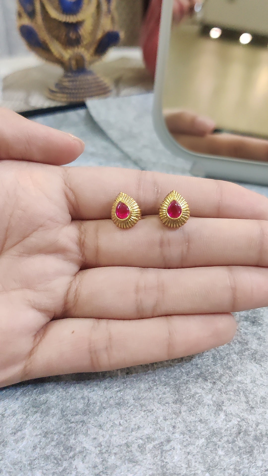 Ruhani Drop: Kundan Pear Studs