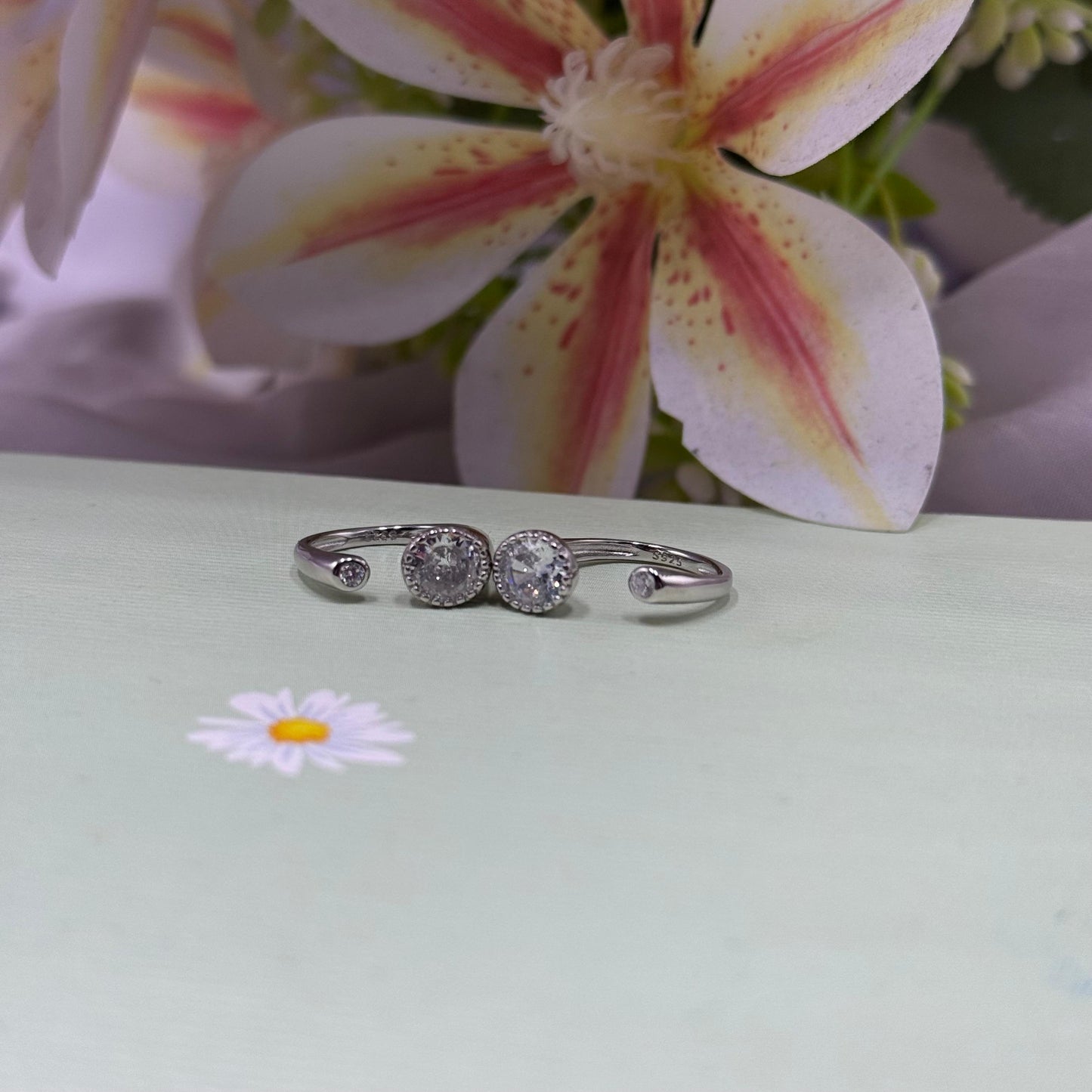 Front Open Toe Ring with Sparkling CZ Stone – Pure Silver