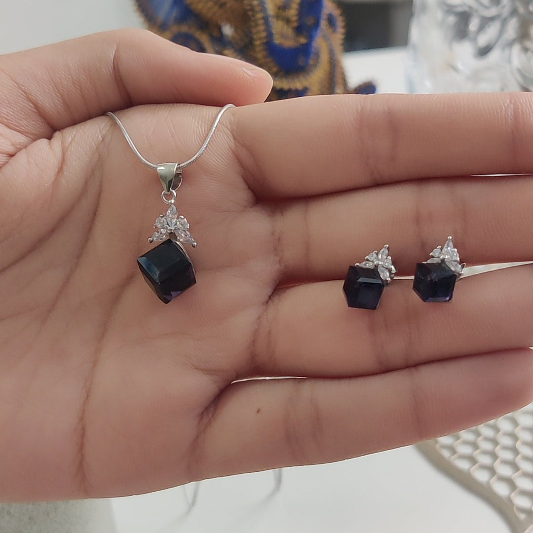 Cubic Iolite Pendant Set