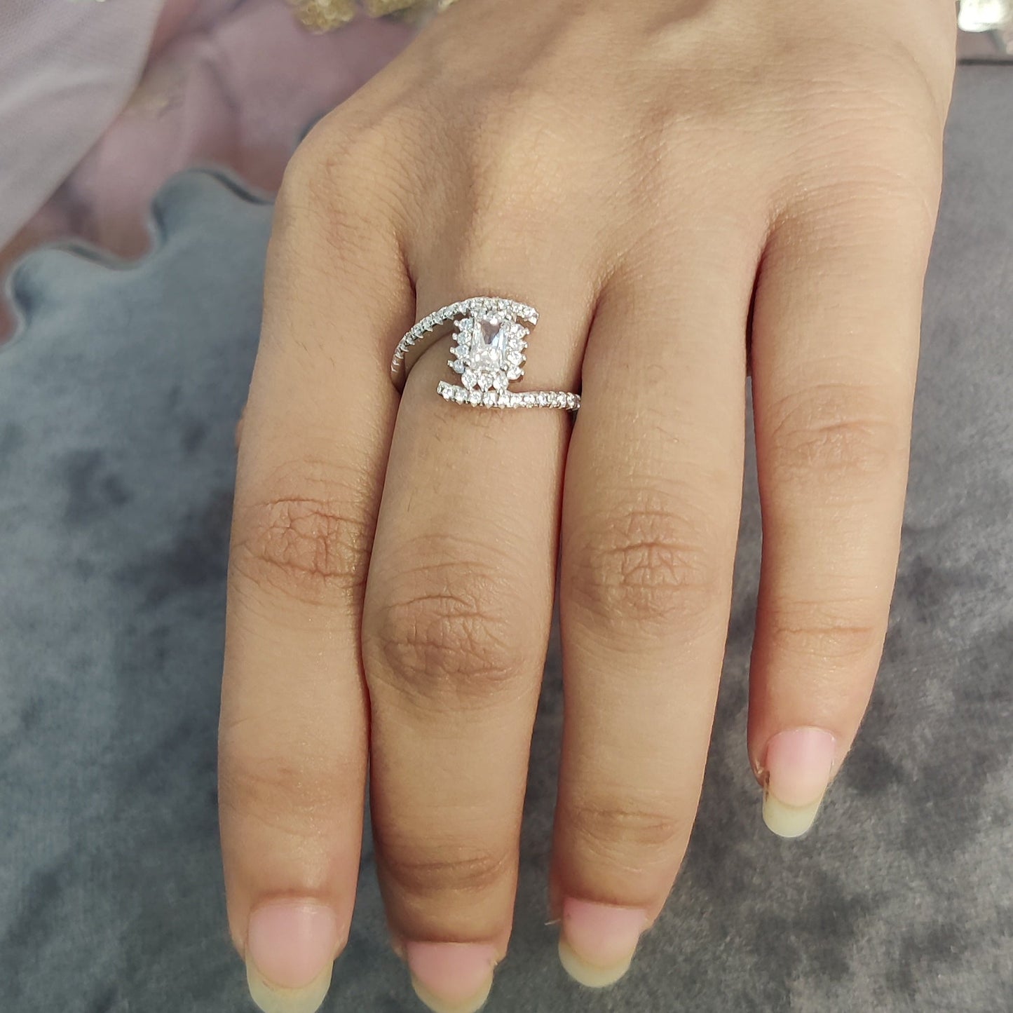Eterna Shine – CZ Solitaire Adjustable Ring