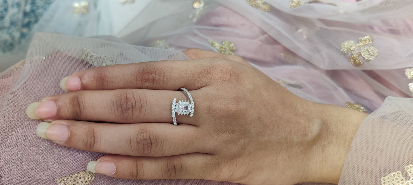 Eterna Shine – CZ Solitaire Adjustable Ring