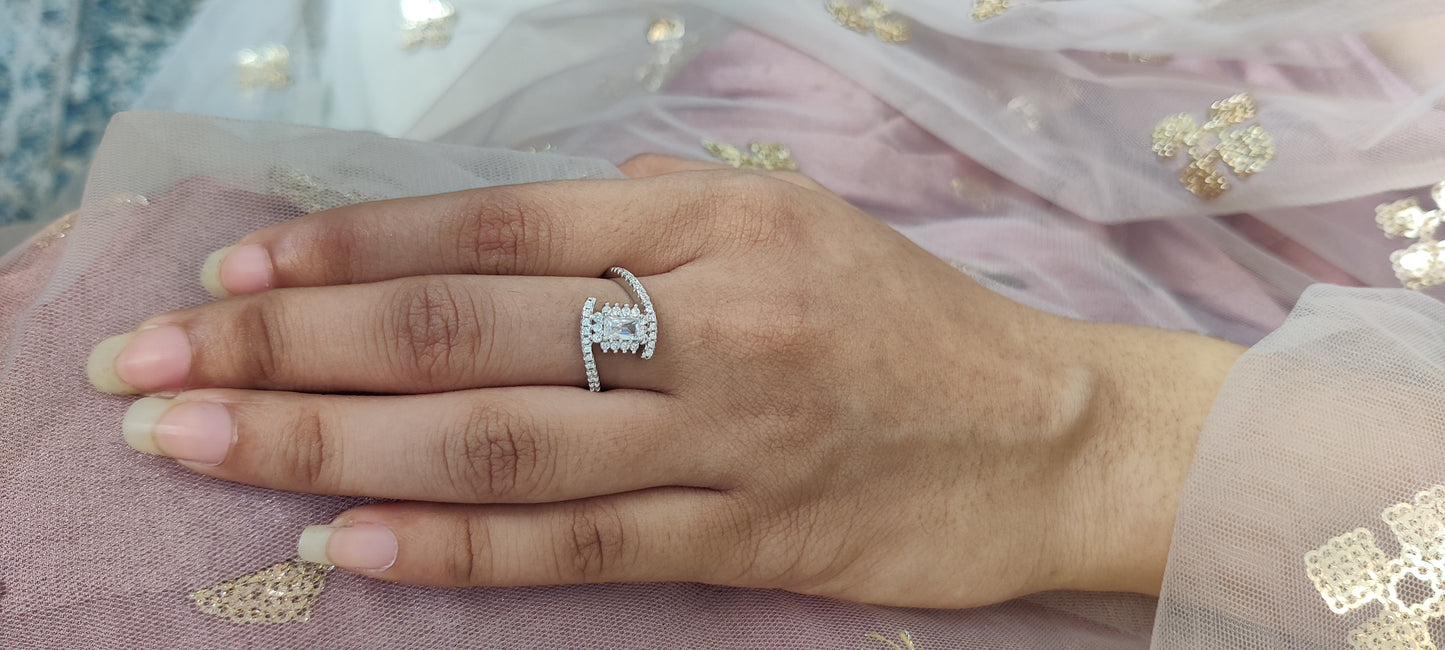 Eterna Shine – CZ Solitaire Adjustable Ring