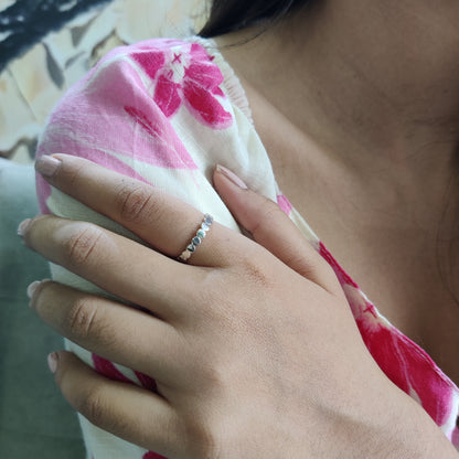 Round Motif Band Ring