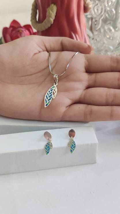 Laser-Cut Enameled Pendant Set with Screw Lock