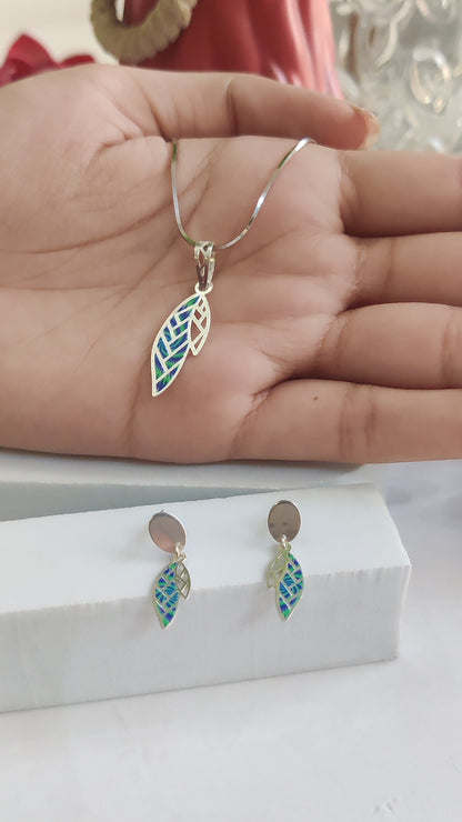 Laser-Cut Enameled Pendant Set with Screw Lock