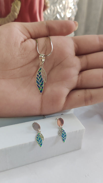 Laser-Cut Enameled Pendant Set with Screw Lock