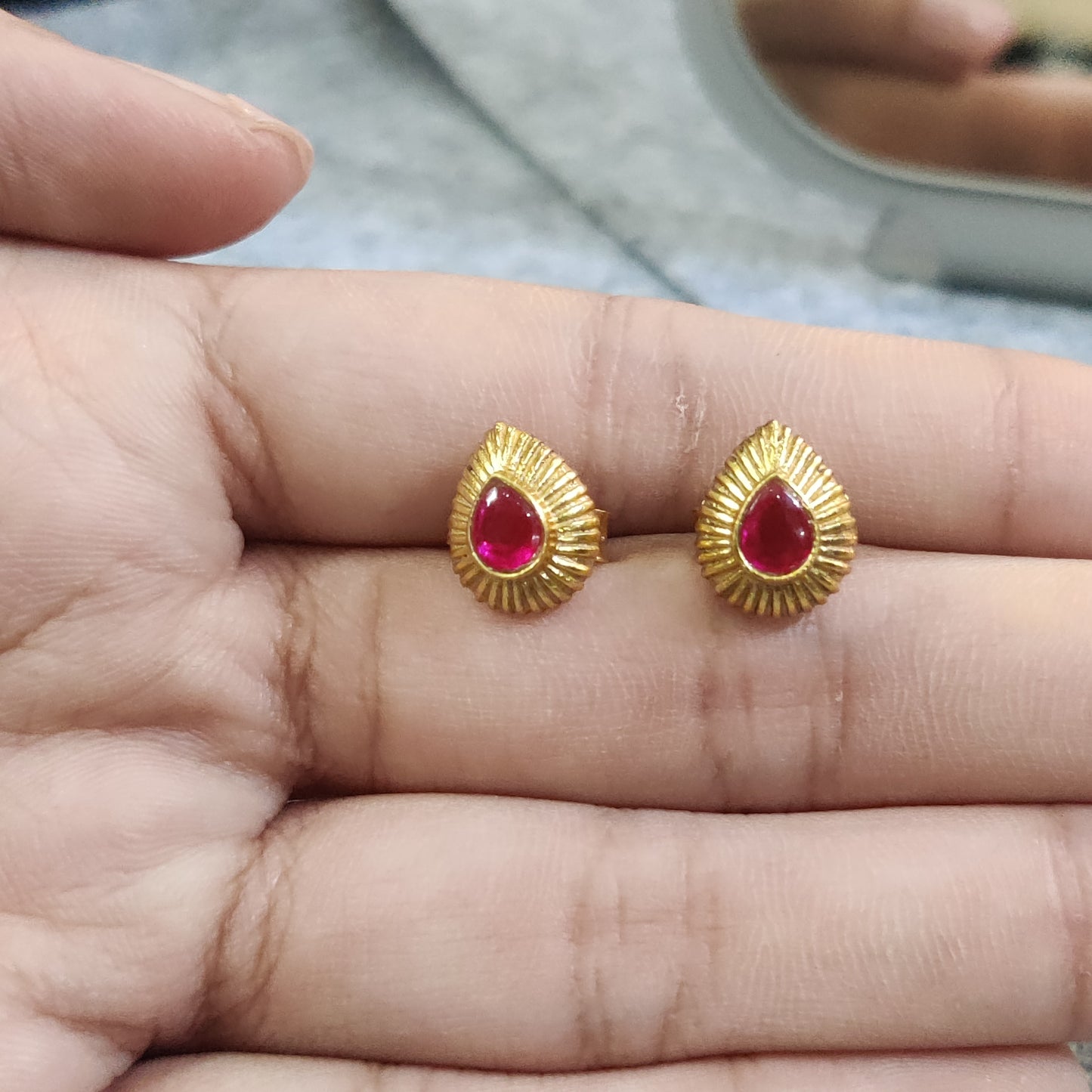 Ruhani Drop: Kundan Pear Studs