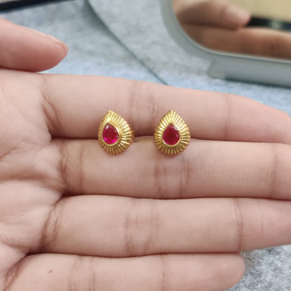 Ruhani Drop: Kundan Pear Studs