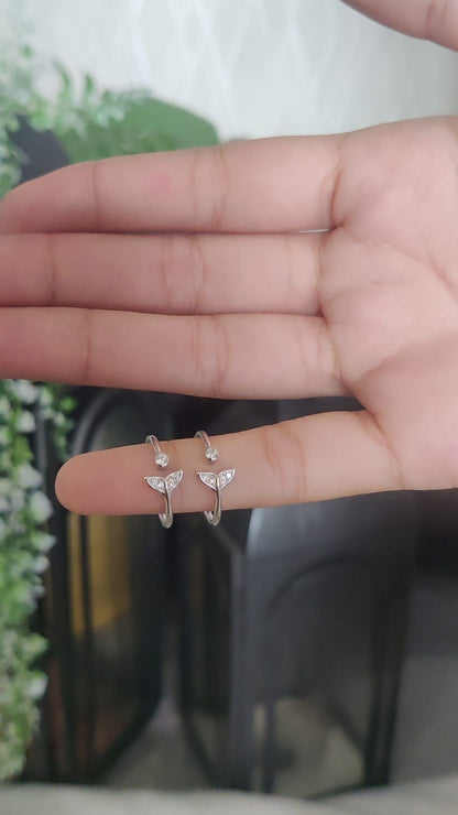 Fish Tale Toe Ring with CZ Stone – Front Open Pure Silver
