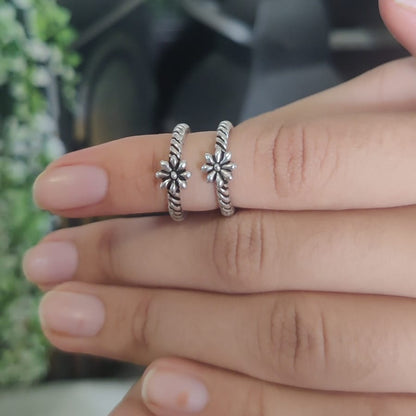 Floral Bangkok toe rings